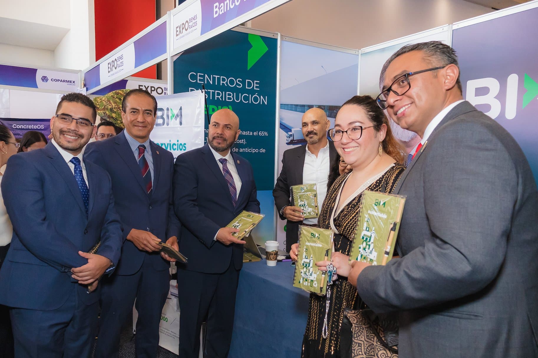 Recorrido por los stands durante la primera edición de la Expo